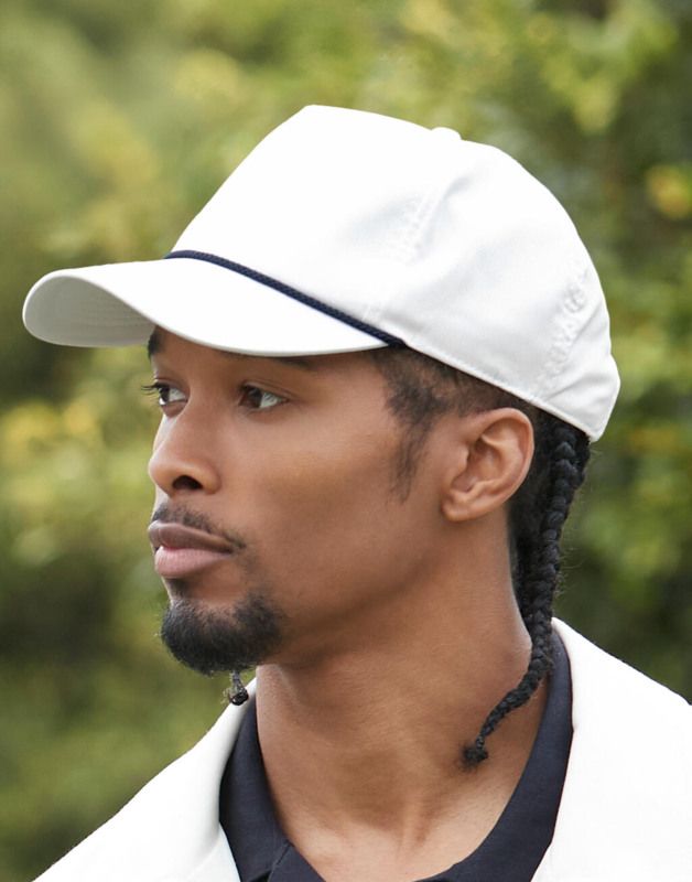 CASQUETTE DE GOLF DÉTAILLÉE